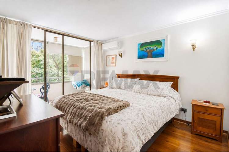 Amplio dpto 4 dorm y 3 baños en las condes - Imagen 11