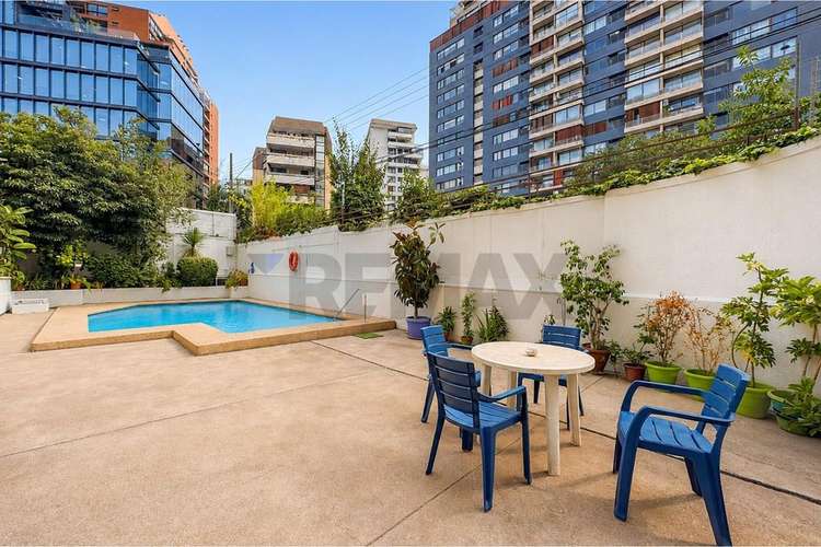 Amplio dpto 4 dorm y 3 baños en las condes - Imagen 20