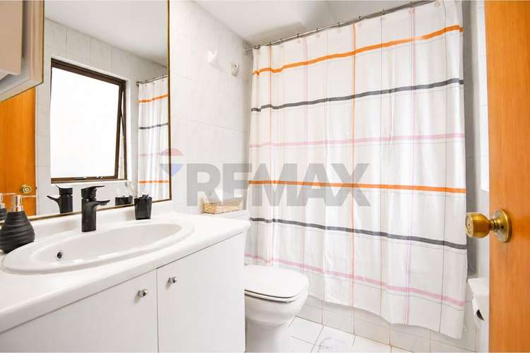 Amplio dpto 4 dorm y 3 baños en las condes - Imagen 14