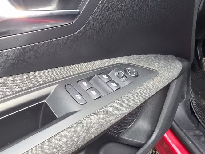 PEUGEOT 3008 ACTIVE PACK BLUEHDI - Imagen 6