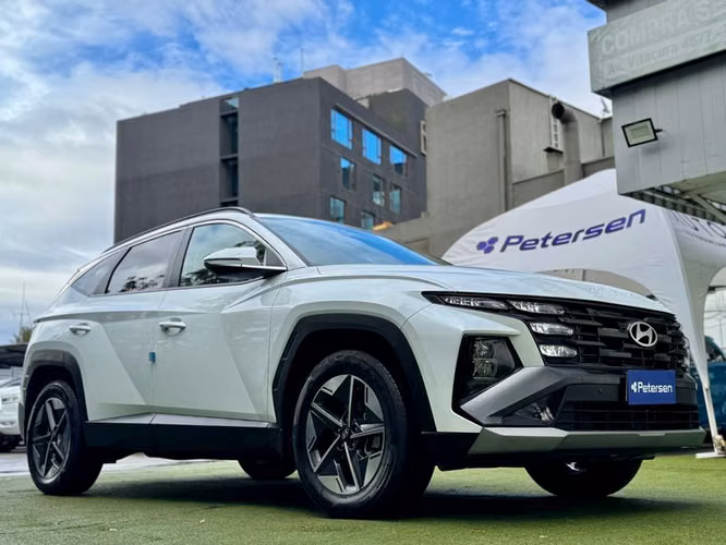 HYUNDAI TUCSON NX4 2.0 AT PLUS - 2025 | 4895 - Imagen 2