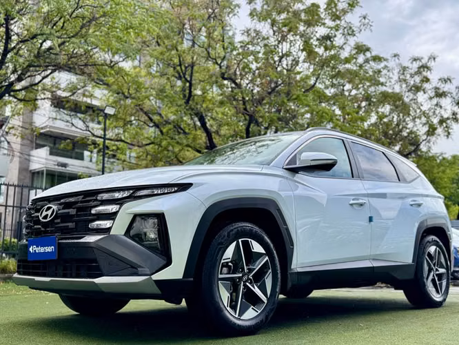 HYUNDAI TUCSON NX4 2.0 AT PLUS - 2025 | 4895 - Imagen 6