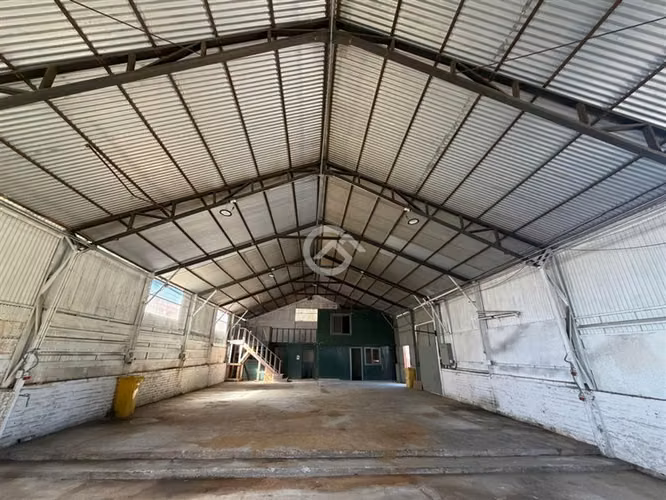 Arriendo Terreno Industrial 10.000m2 con Galpón Ruta L-30-M