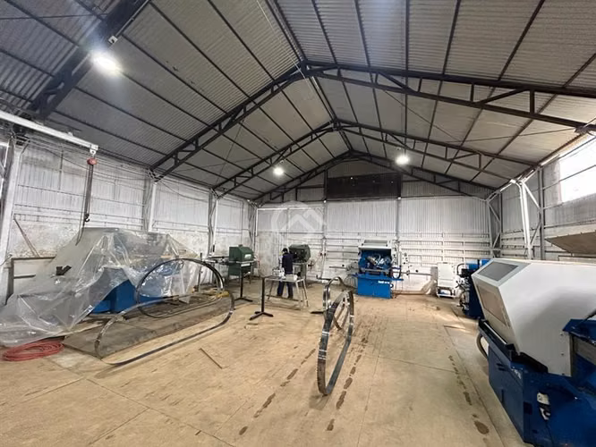 Venta Terreno Industrial 10.000m2 con Galpón Ruta L-30-M