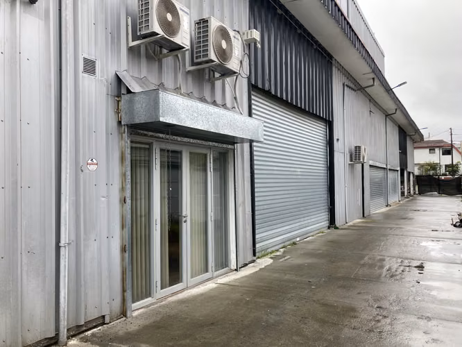 Local Comercial con Espacio para Bodega y Operación – Chiguayante - Imagen 2