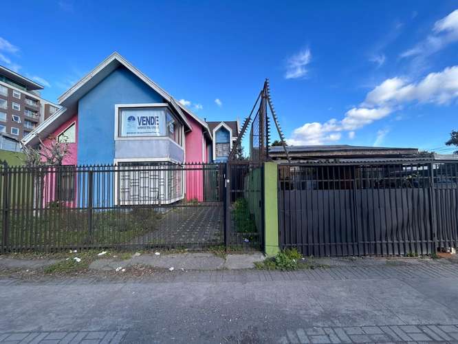 SE VENDE AMPLIA CASA CON EXCELENTE UBICACION EN SAN PEDRO DE LA PAZ