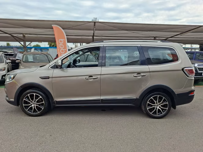 dongfenf joyear sx6 2019  3 corridas de asientos 2.0 UNICA DUEÑA - Imagen 7