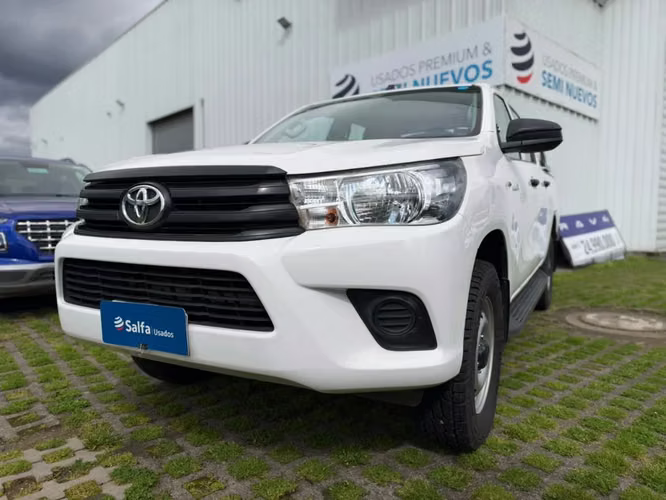 Toyota Hilux 2.4 DX MT 4X4 DIESEL	 2025