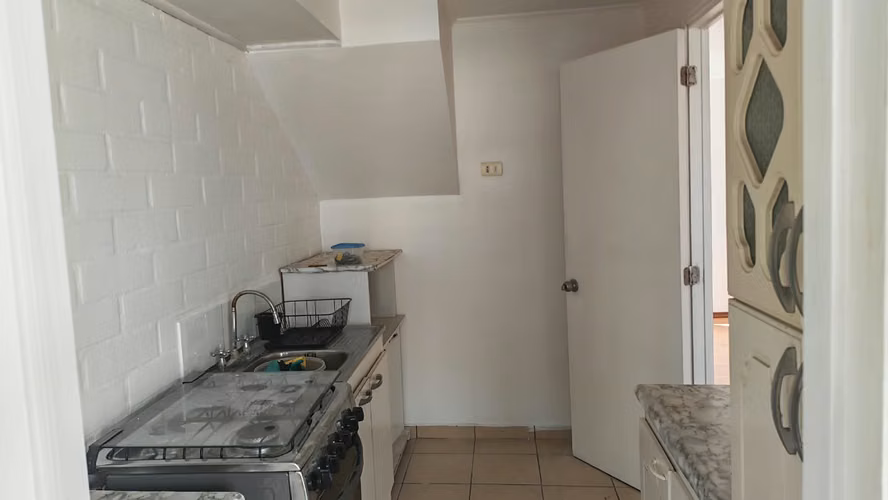 VENDO CASA EN TRANQUILO BARRIO RESIDENCIAL DE LIMACHE - Imagen 9