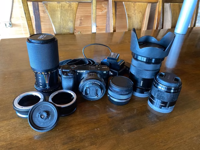 Sony A6000 + Lentes + Accesorios - Imagen 1