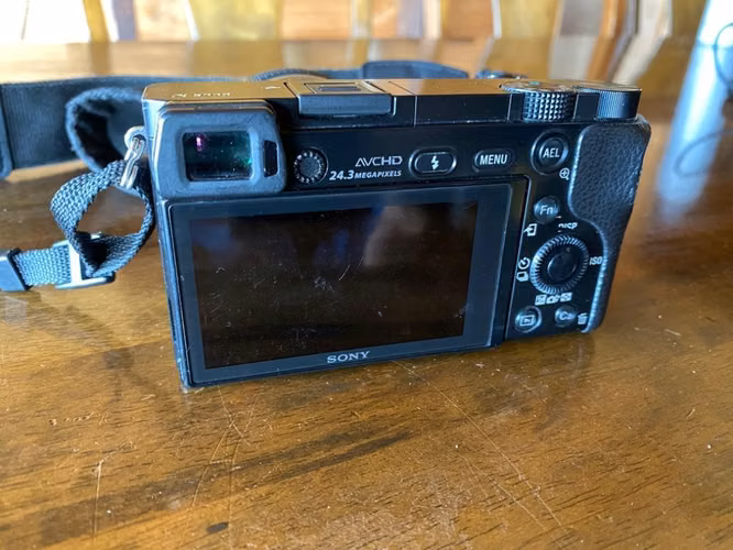 Sony A6000 + Lentes + Accesorios - Imagen 3