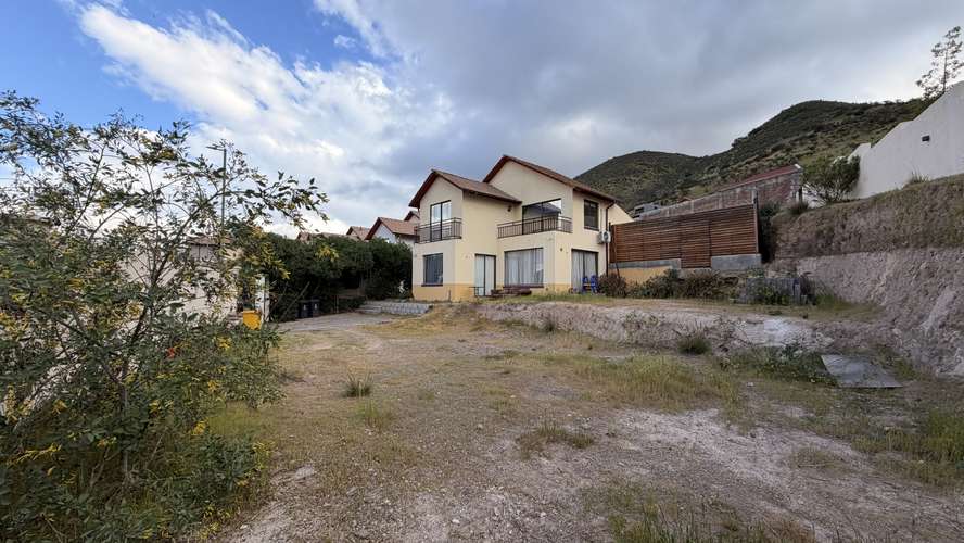 EN VENTA AMPLIA CASA EN LOMAS DE LO AGUIRRE, PUDAHUEL