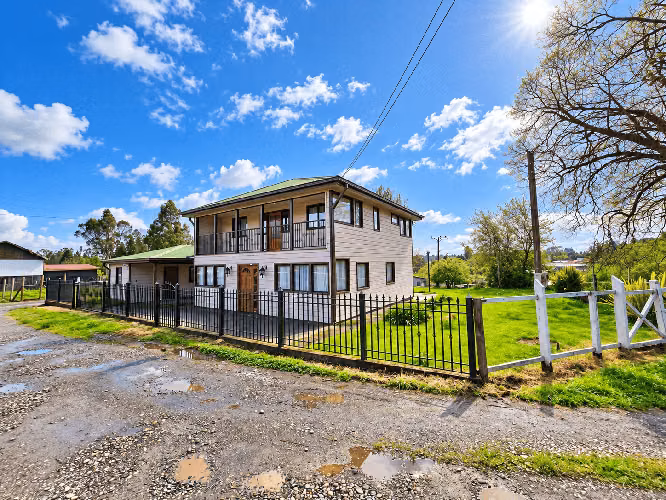 Parcela con amplia casa en venta – Sector Cuesta de Soto, Valdivia - Imagen 1