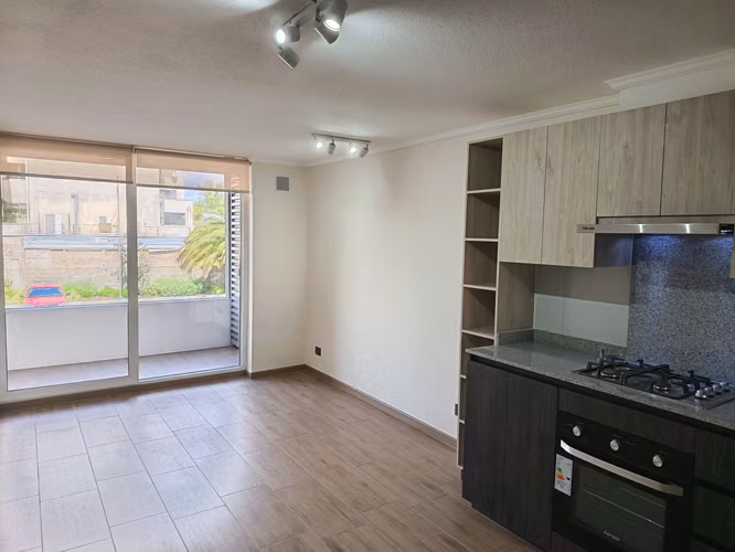 Moderno Departamento en el Corazón de Talca | 2D + 2B con Terraza, Conectividad y Seguridad 24/7 - Imagen 2