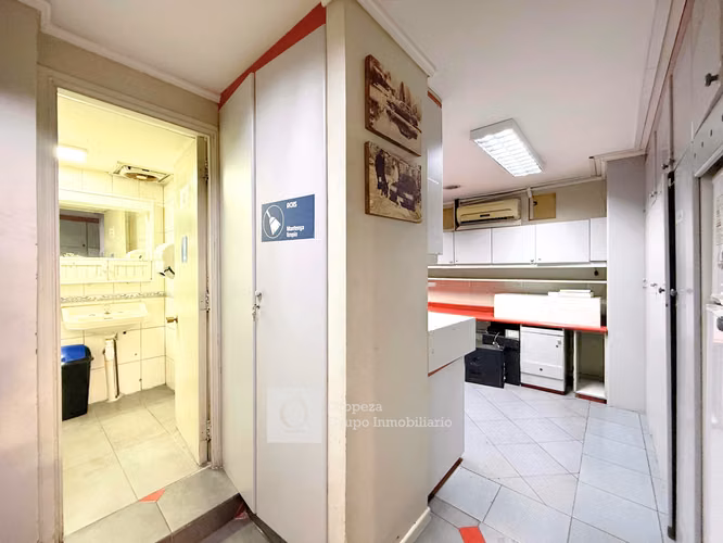 VENTA OFICINA 15HAB 3BA SANTIAGO - Imagen 28