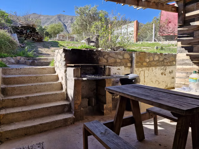 CASA EN VALLE DE ELQUI - GUALLIGUAICA 3 HAB 3 BAÑOS 4 ESTAC. SUP TOTAL  681 MT VICUÑA