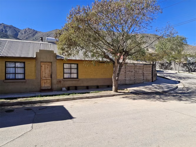 CASA EN VALLE DE ELQUI - GUALLIGUAICA 3 HAB 3 BAÑOS 4 ESTAC. SUP TOTAL  681 MT VICUÑA