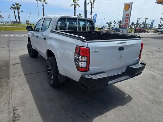 Se vende L200