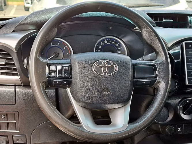 TOYOTA HILUX 2017 - Imagen 12