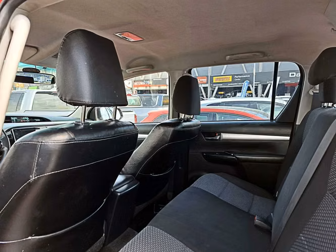 TOYOTA HILUX 2017 - Imagen 11