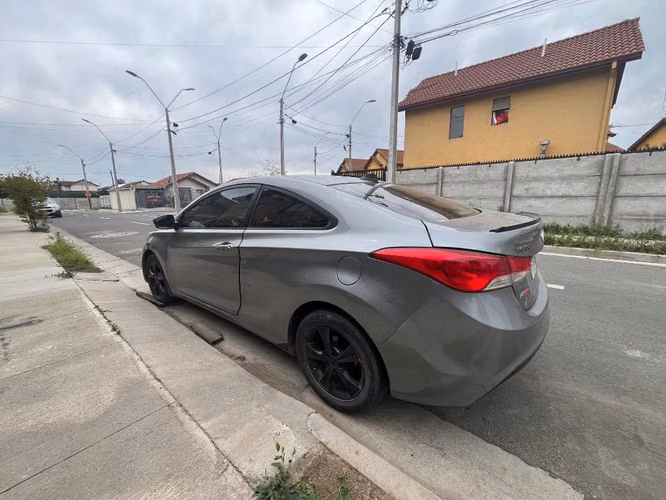 Hyundai Elantra coupe 2013 vendo