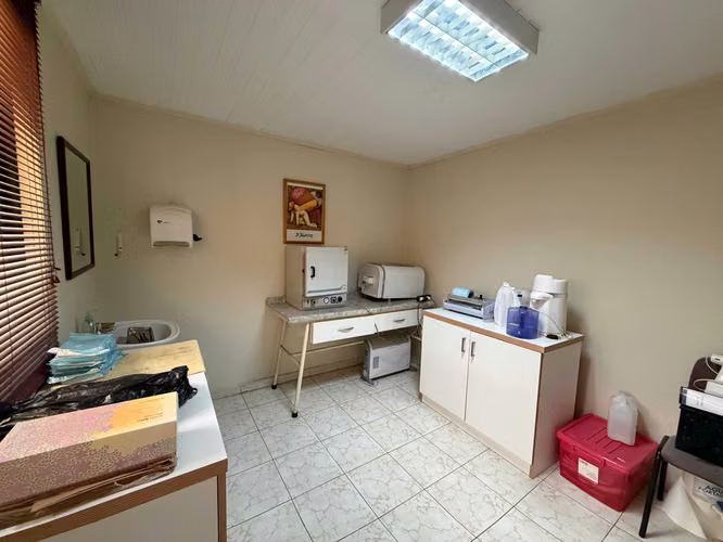 Casa Amplia para uso comercial o habitacional (185274)