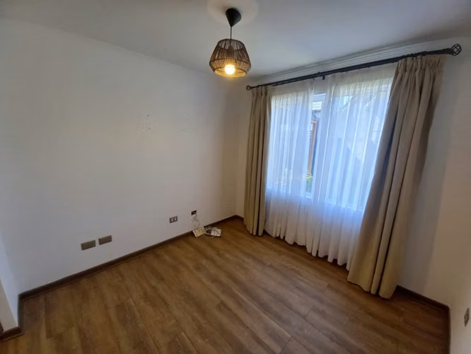 Arriendo casa en Condominio sector Parque Nativo