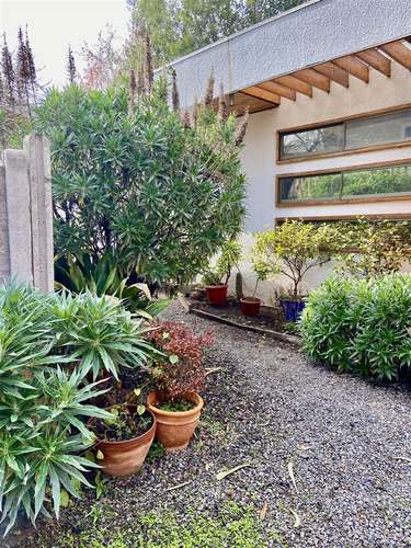 CASA ARRIENDO CASA INTERIOR MUY CÓMODA Y EN SECTOR RESIDENCIAL DE LA REINA ALTA