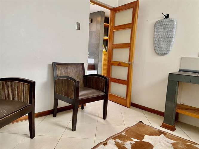 CASA ARRIENDO CASA INTERIOR MUY CÓMODA Y EN SECTOR RESIDENCIAL DE LA REINA ALTA
