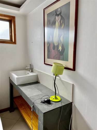 CASA ARRIENDO CASA INTERIOR MUY CÓMODA Y EN SECTOR RESIDENCIAL DE LA REINA ALTA