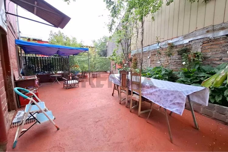 4 dormitorios / amplio living y patio - Imagen 7