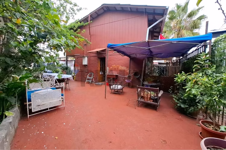 4 dormitorios / amplio living y patio - Imagen 8