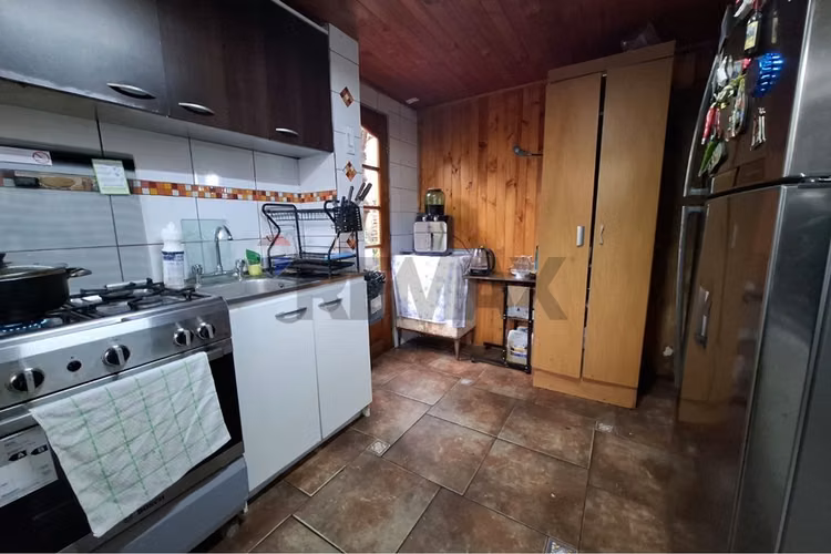 4 dormitorios / amplio living y patio - Imagen 5