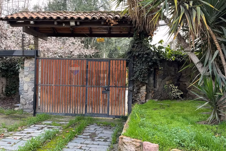 Casa con gran terreno y potencial comercial - Imagen 7