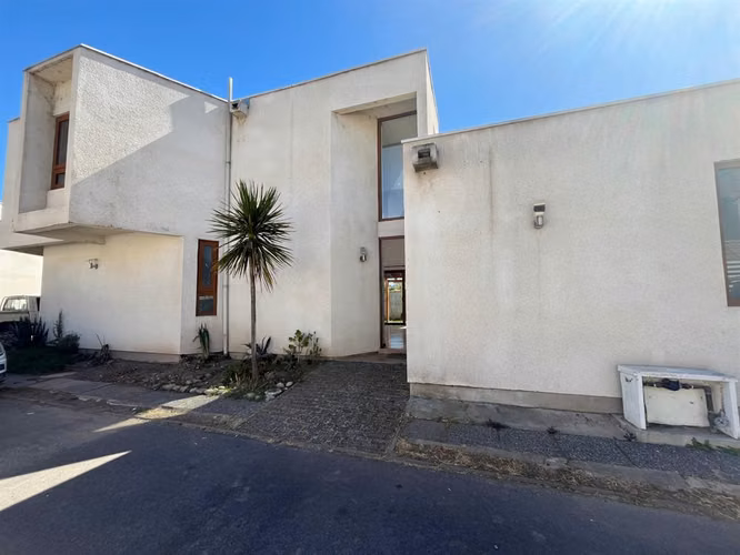 CASA Casa en venta y arriendo Machalí, Condominio Los Cipreses, Recreo