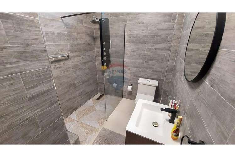 Casa remodelada con patio!! - Imagen 20