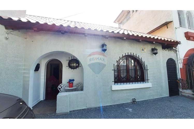 Casa remodelada con patio!! - Imagen 3