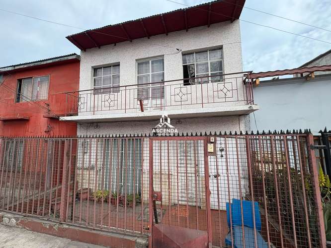 VENTA DE CASA SOLIDA EN PLENA AVENIDA 5 HABITACIONES 2 BAÑOS