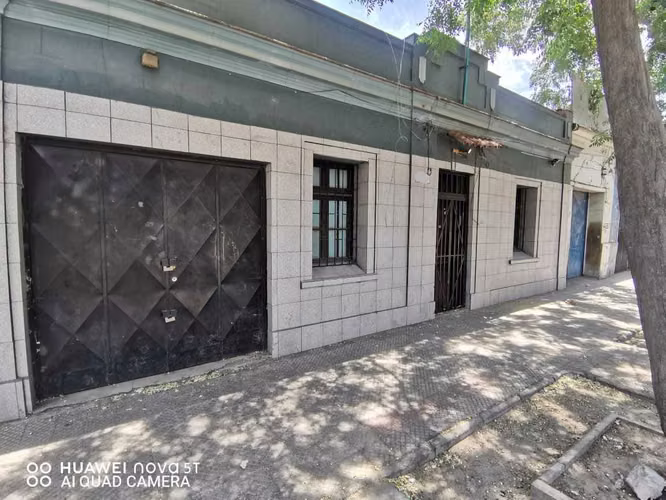 Casa de 334m2,4D,2B,2E,Bod.Comuna de Santiago (185277) - Imagen 1
