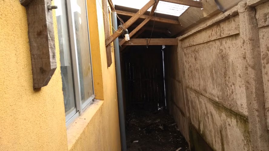 Casa 2 dormitorios a 1 cuadra de Av Colon - Imagen 9