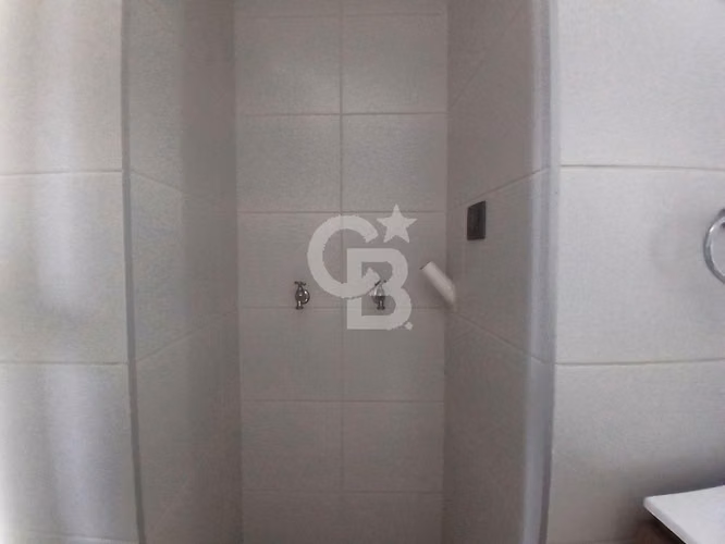 A pasos de Portal Ñuñoa y cercano a Metro - Imagen 10
