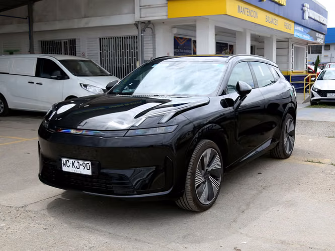 LYNK&CO 08 2027