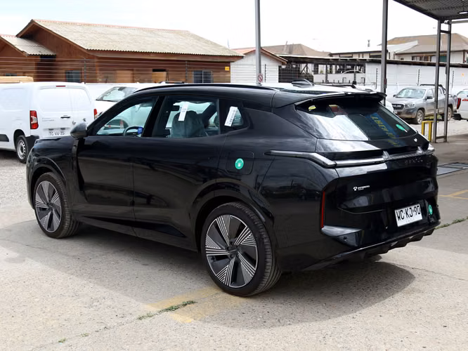 LYNK&CO 08 2027 - Imagen 8