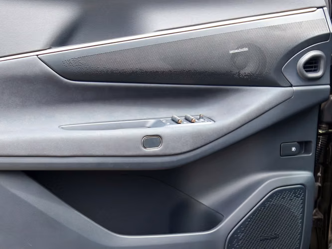 LYNK&CO 08 2027 - Imagen 12