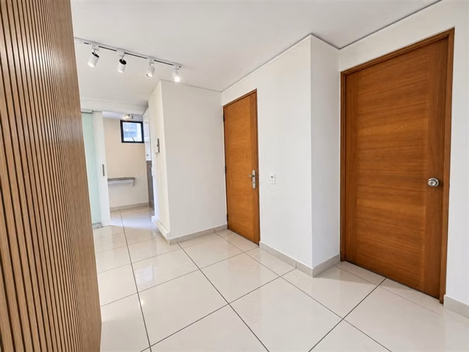 4 privados, 3 Baños/Sector el Golf. - Imagen 4