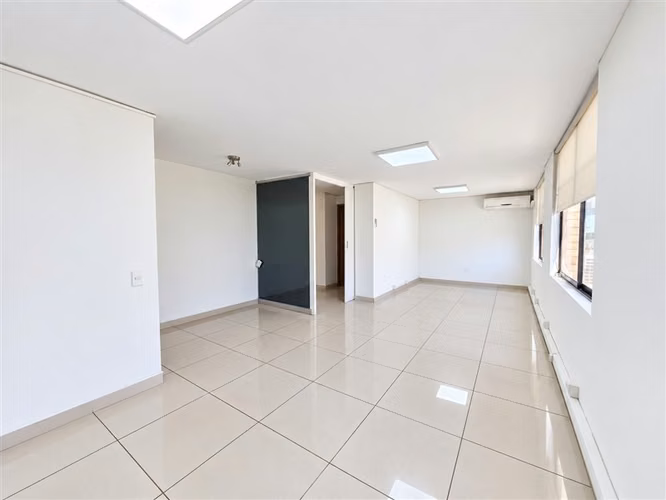 4 privados, 3 Baños/Sector el Golf. - Imagen 6