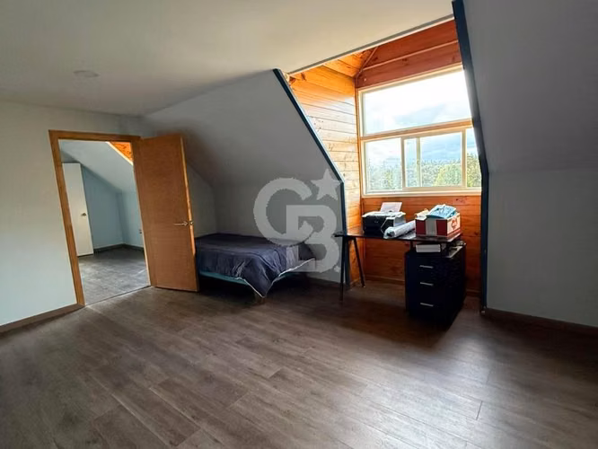Espaciosa con Bosque Nativo y Piscina Privada - Imagen 14