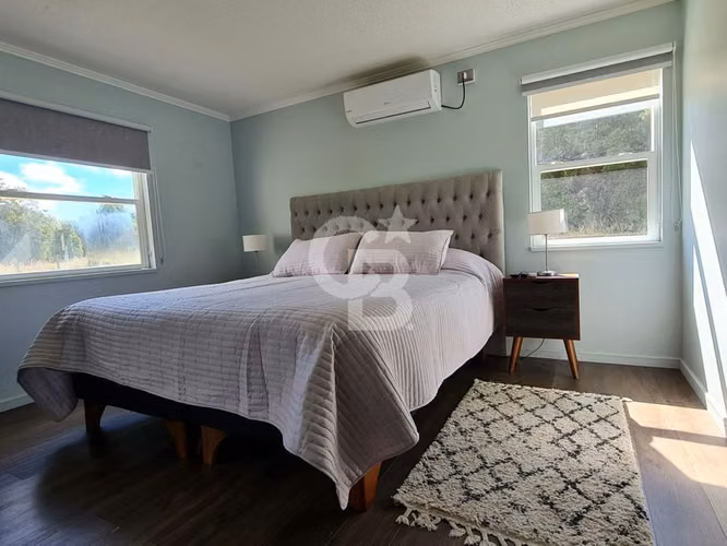 Espaciosa con Bosque Nativo y Piscina Privada - Imagen 7