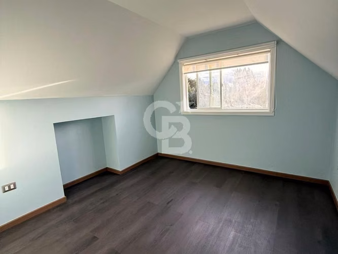 Espaciosa con Bosque Nativo y Piscina Privada - Imagen 15