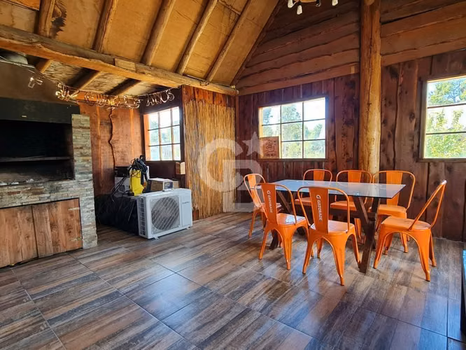 Espaciosa con Bosque Nativo y Piscina Privada - Imagen 19